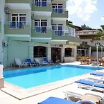 Anerissa מלון 3*